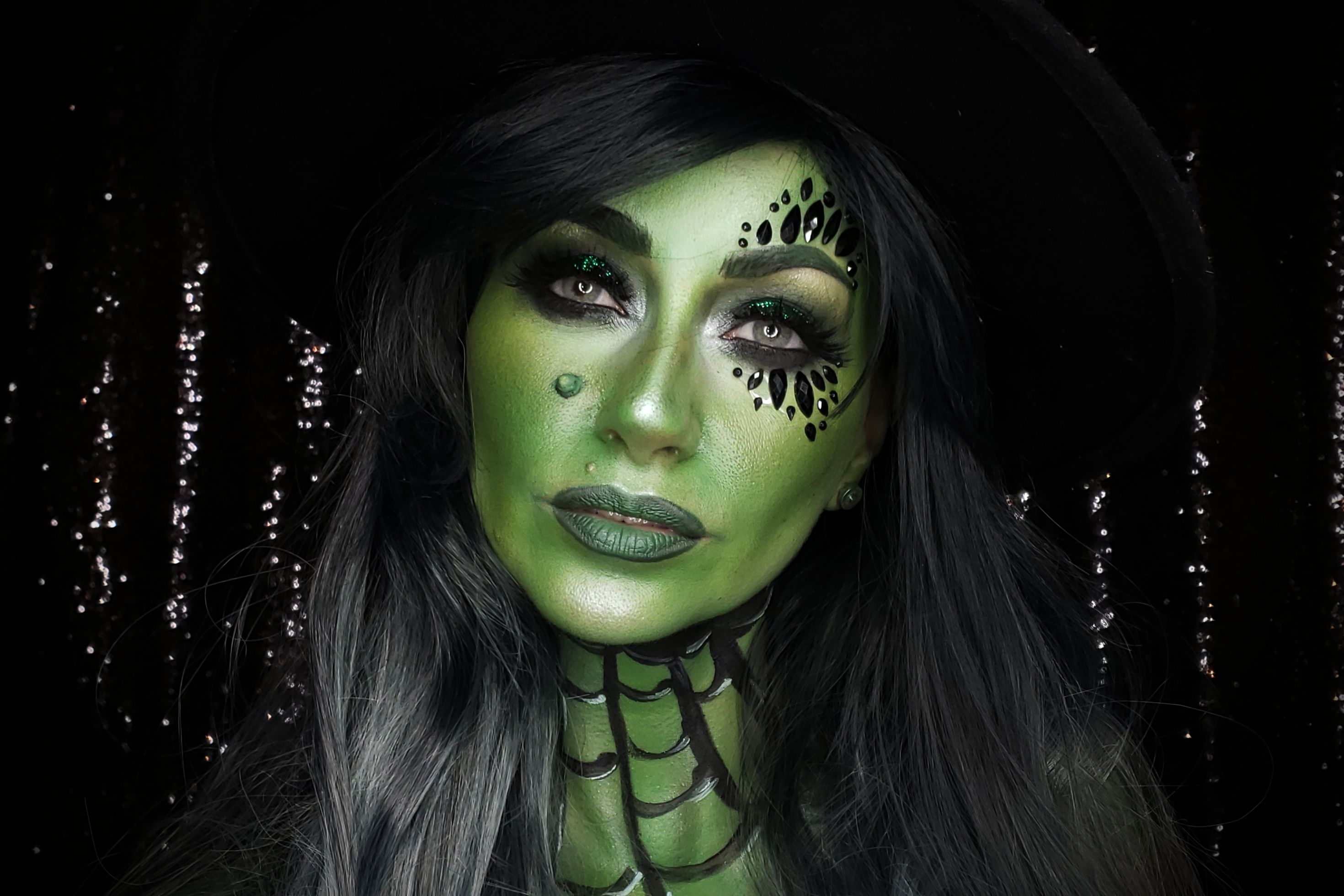 How to Apply (and Remove) Halloween Face Paint Like a Pro