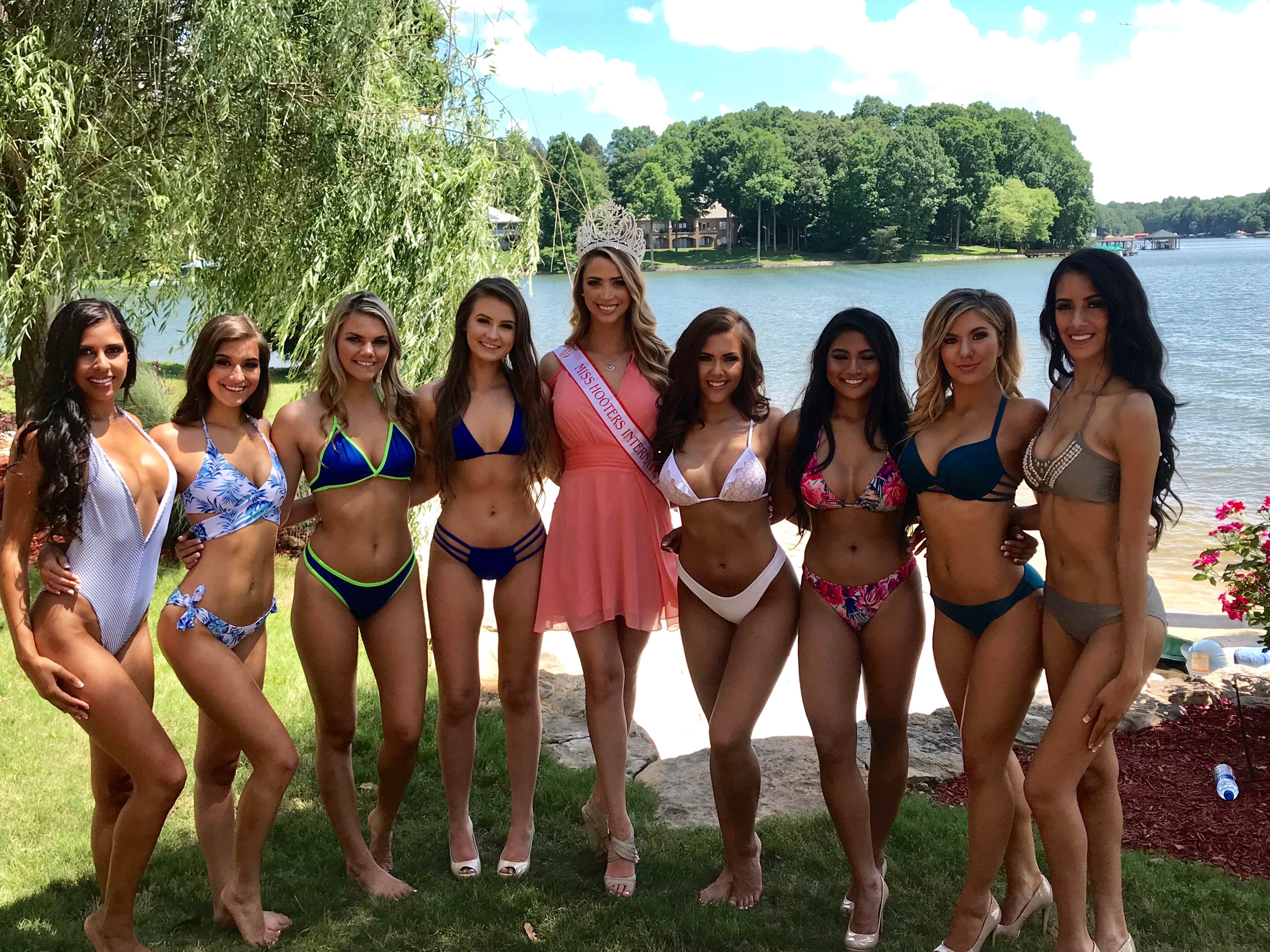 Hooters Pageant and Women's Conference Goes Beyond the Orange Shorts -  Mehron, Inc.
